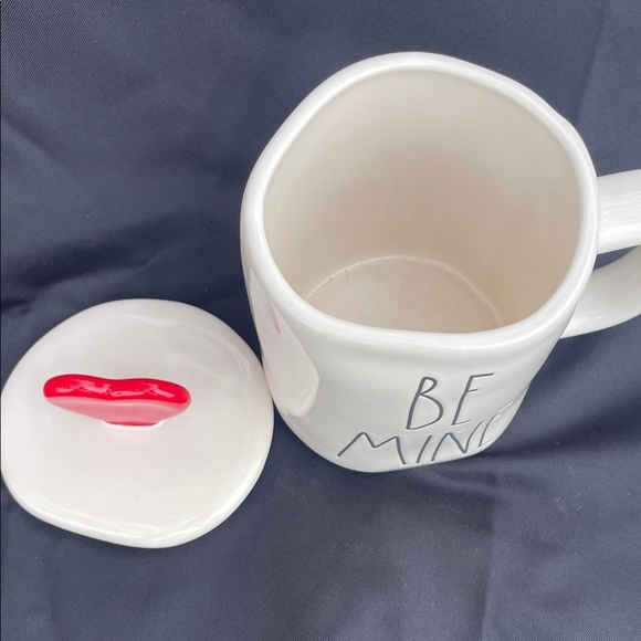 Be Mine Mug with Red Heart Lid - Picture 3 of 6